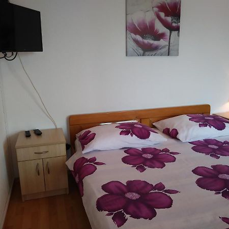 Nives Apartmani Pakoštane Exteriér fotografie
