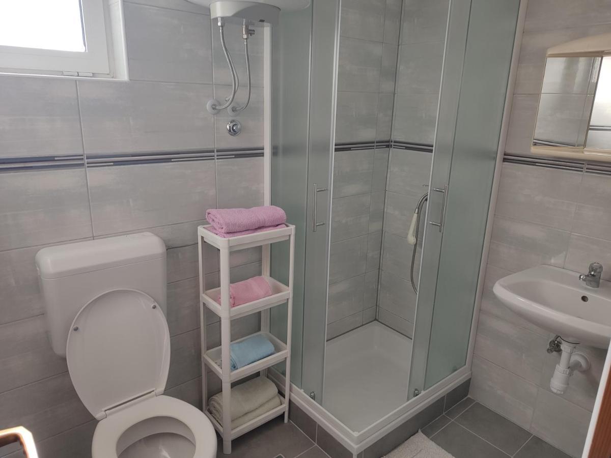 Nives Apartmani Pakoštane Exteriér fotografie